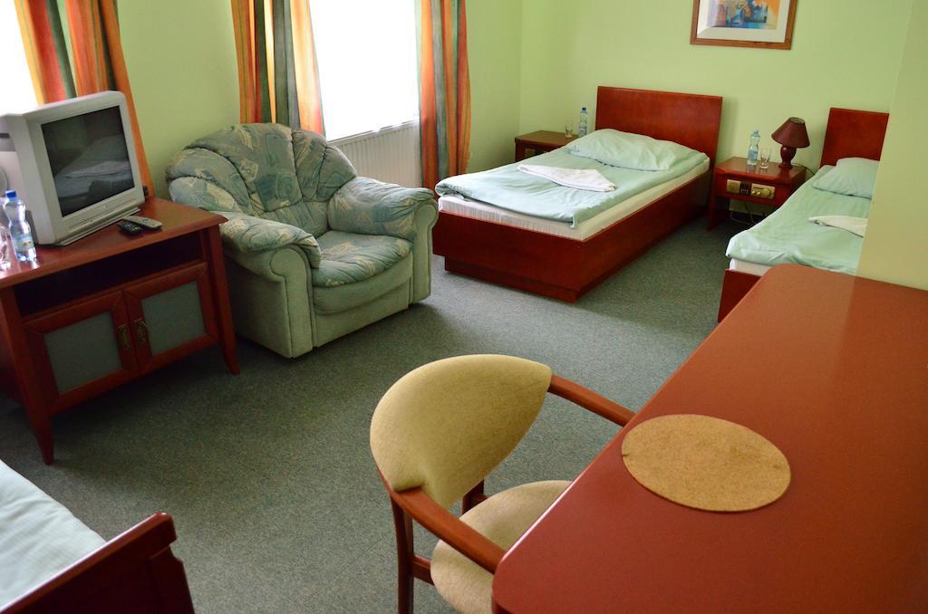 Hotel Mikorzyn Ślesin 객실 사진